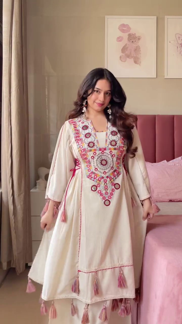 Lavender Embroidered Farshi Set – Soft Royal Elegance