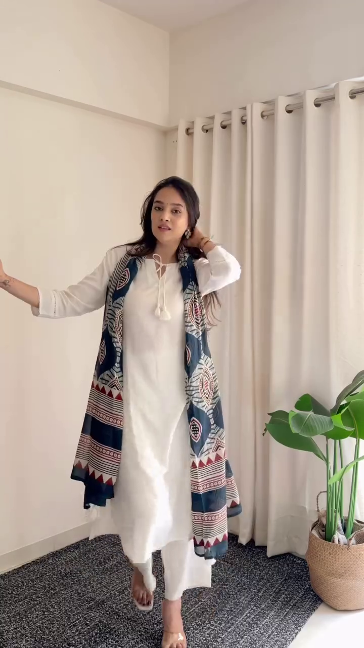 Black Minimal Kurta Look