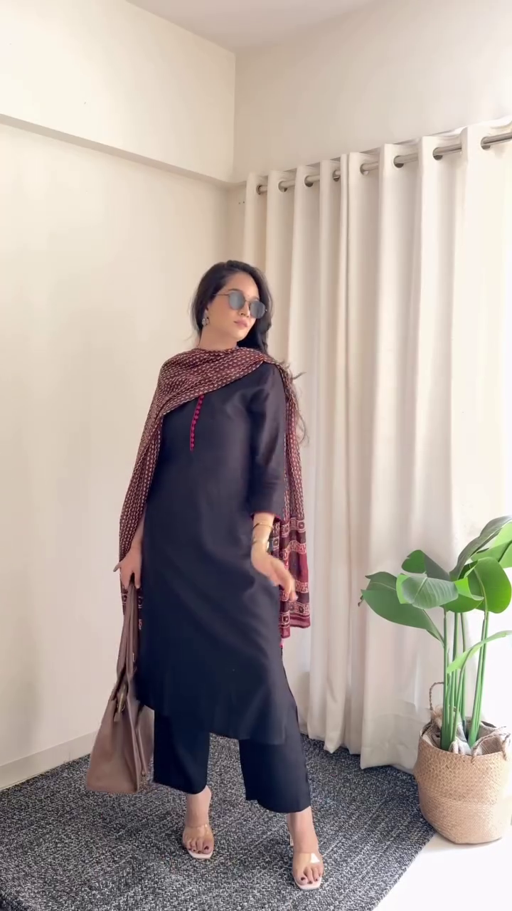Black Minimal Kurta Look