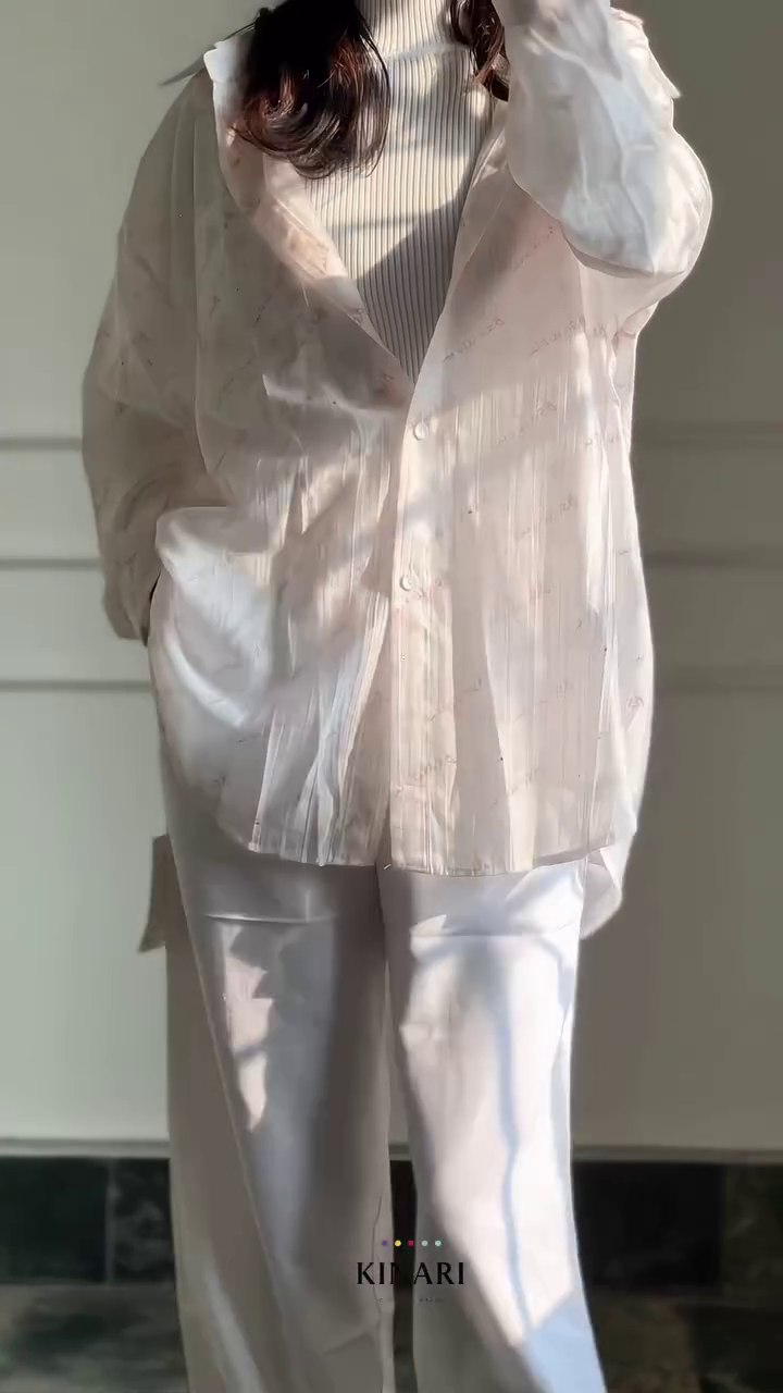 Soft Stripe Minimal Look