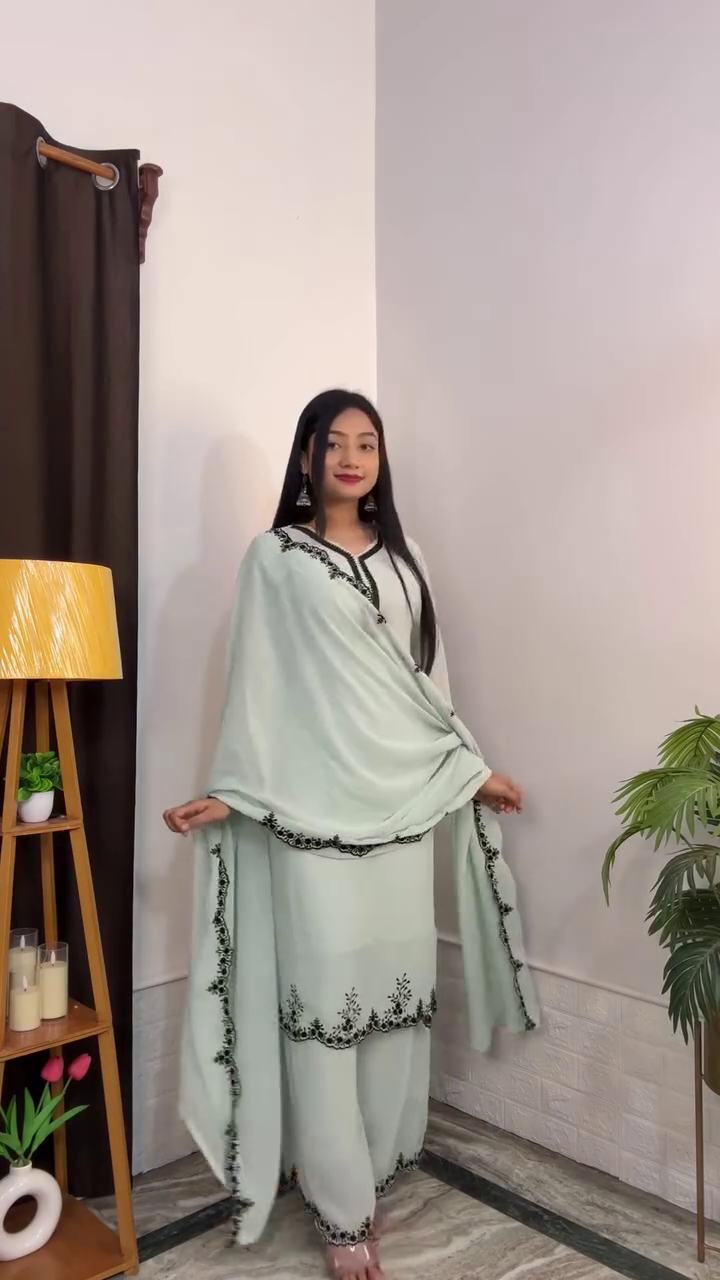 Classic White Ethnic Set