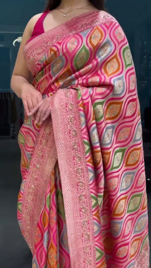 Exquisite Multicolor Silk Saree – A Timeless Elegance
