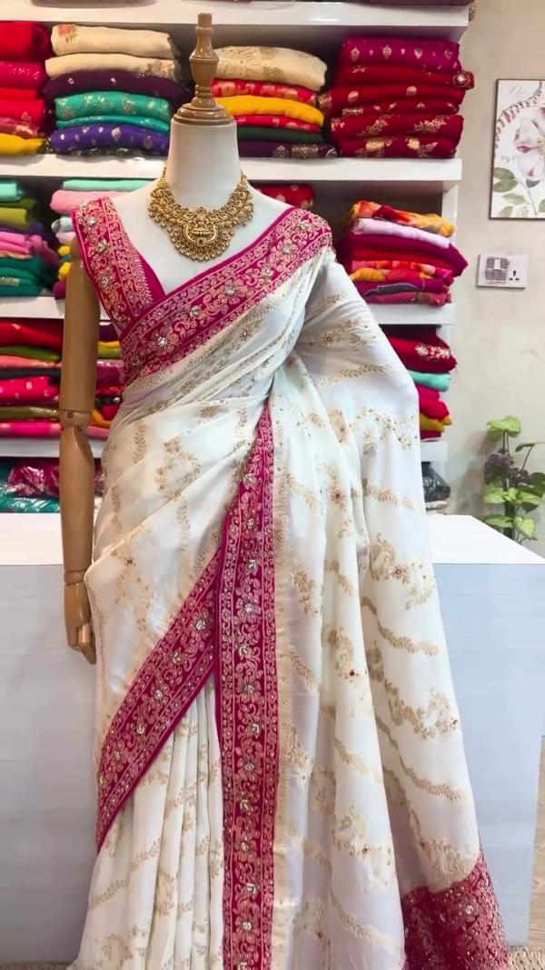 White & Pink Handloom Mercerised Cotton Bengal Saree – A Graceful Symbol of Elegance