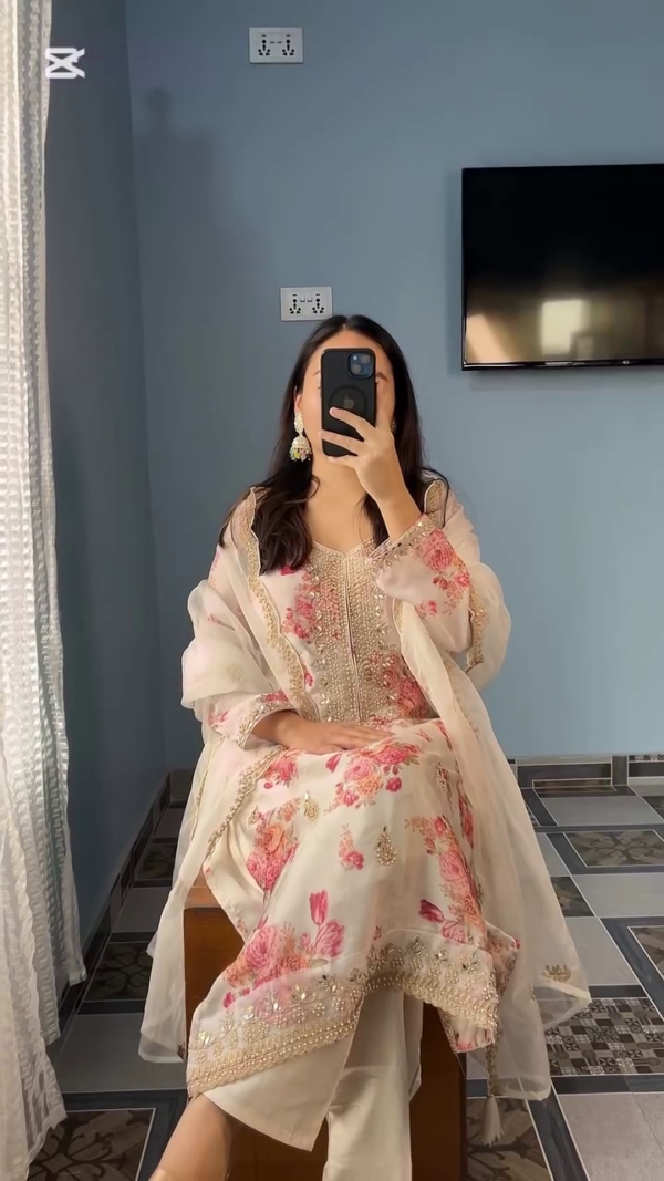 Elegant Off White Kundan Organza Suit – A Timeless Blend of Luxury and Grace