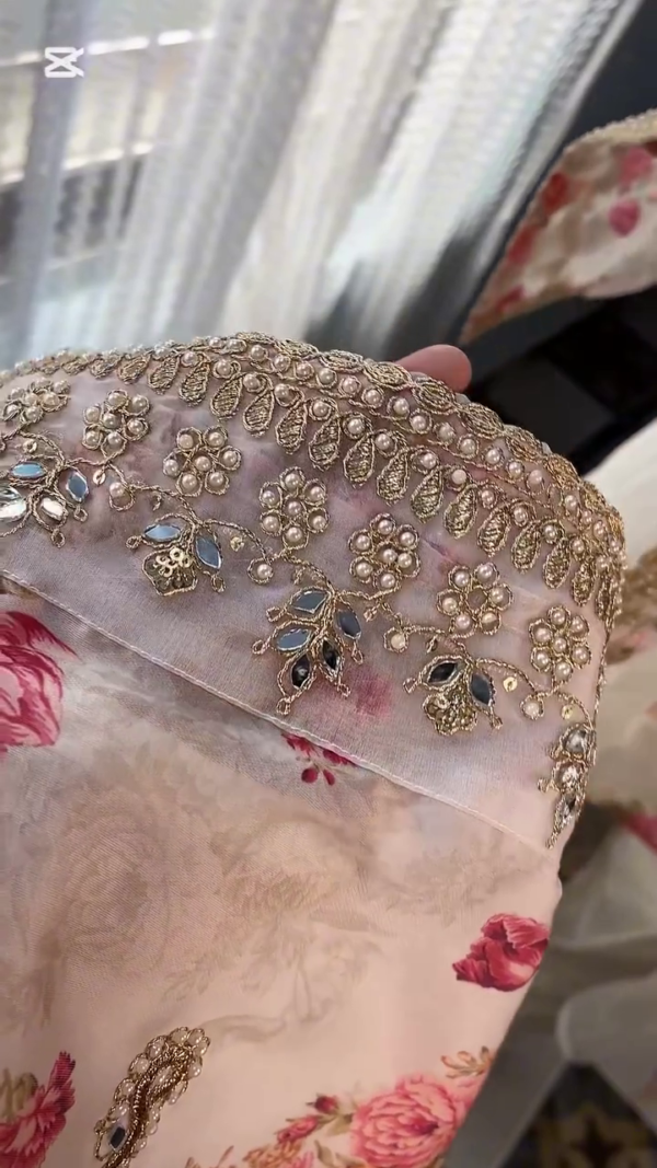 Elegant Off White Kundan Organza Suit – A Timeless Blend of Luxury and Grace