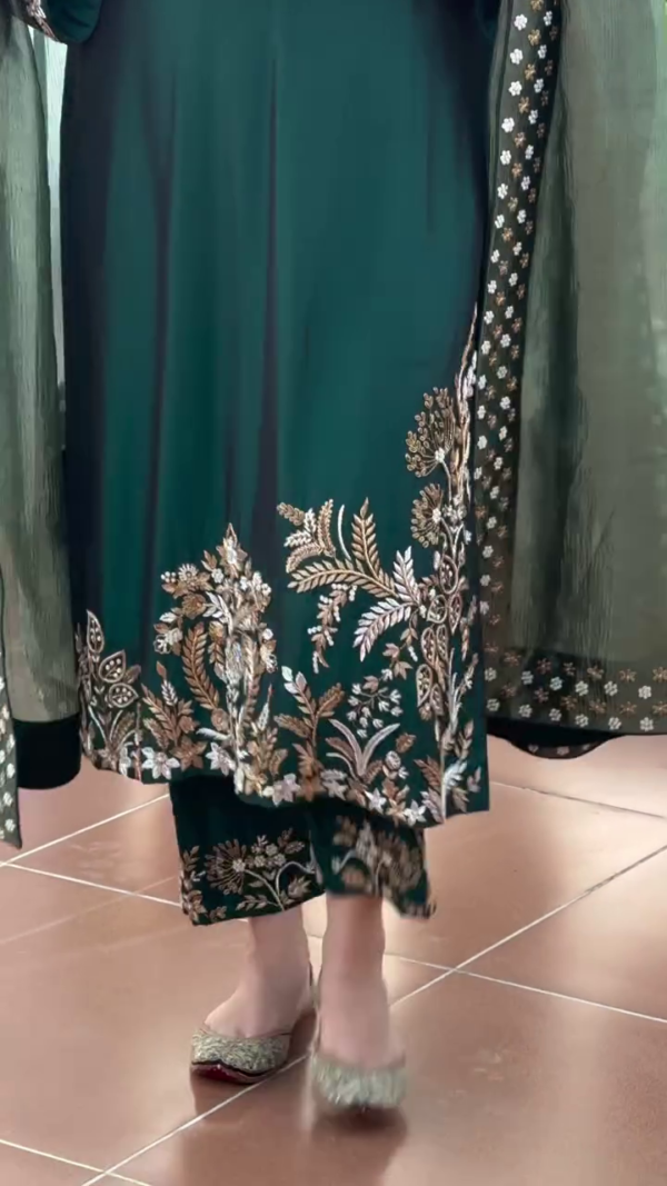 Exquisite Hand Embroidery Punjabi Suit – A Traditional Masterpiece for Every Special Occasion