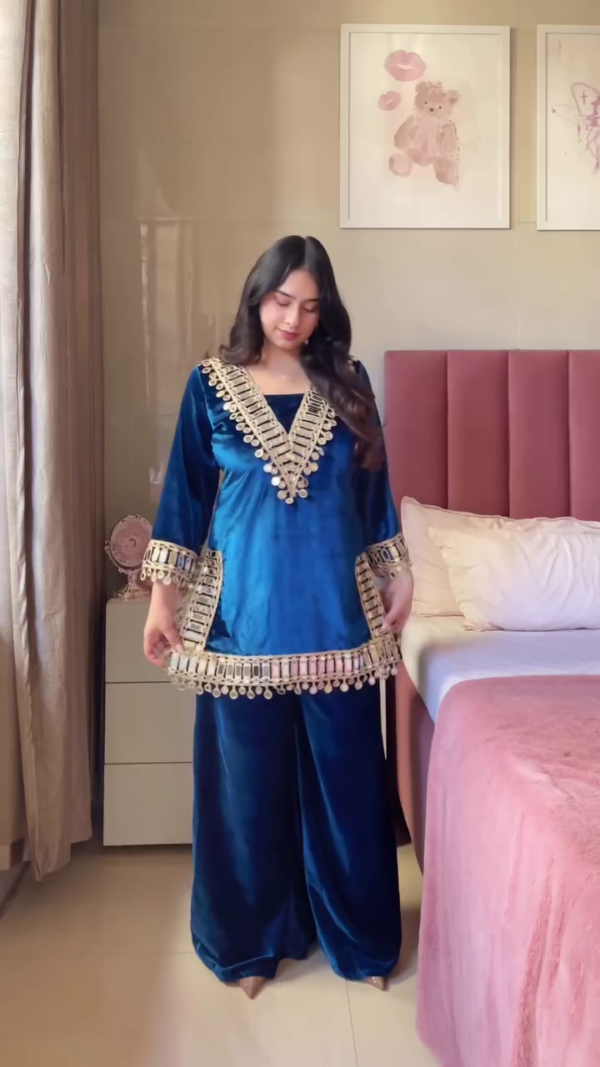 💙 Royal Blue Velvet Embellished Kurta Set