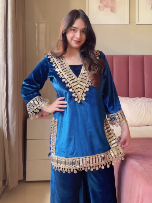 💙 Royal Blue Velvet Embellished Kurta Set