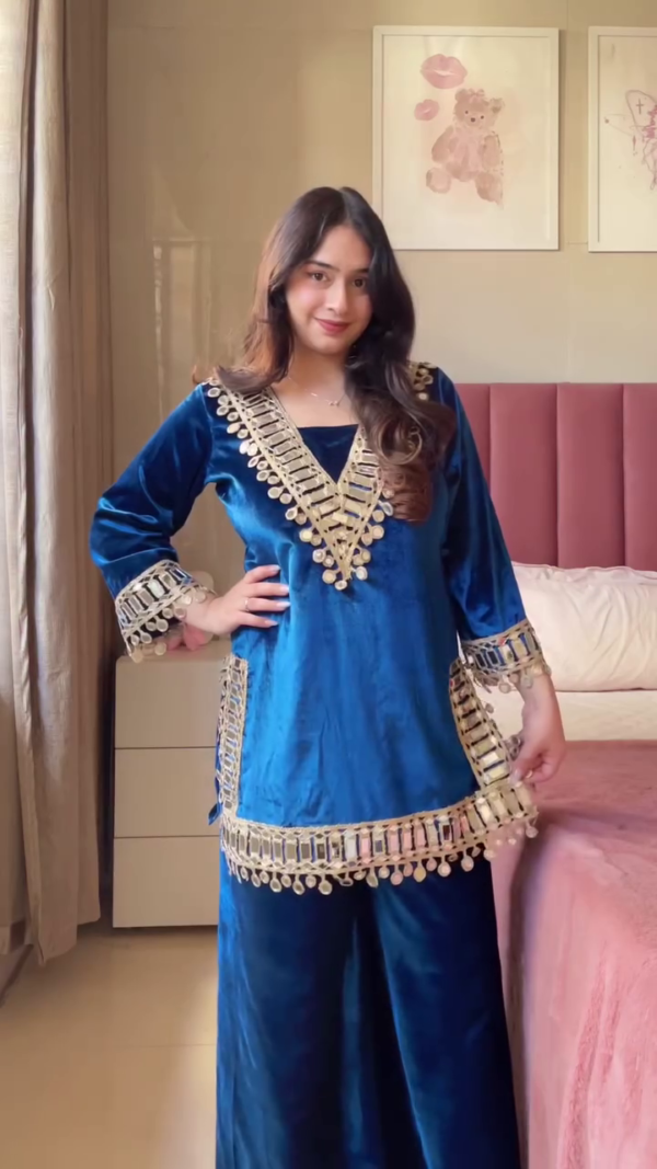 💙 Royal Blue Velvet Embellished Kurta Set