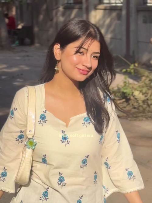 🌿 Ivory Blue Floral Printed Kurta Set (Soft Girl Aesthetic)
