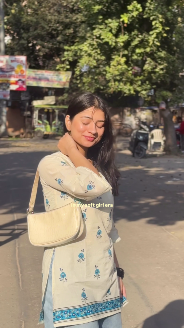 🌿 Ivory Blue Floral Printed Kurta Set (Soft Girl Aesthetic)