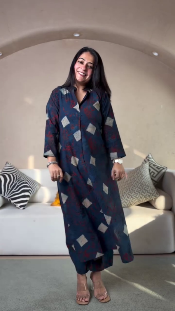 Navy Blue Geometric Printed Straight Kurta Dress