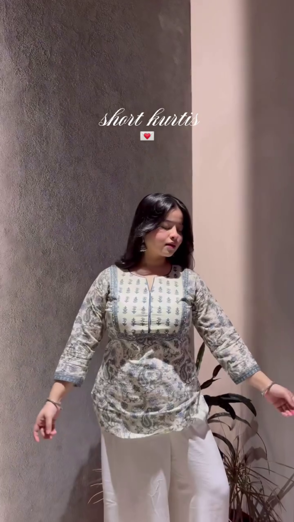 💙 Blue Solid Silk Blend Straight Short Kurti