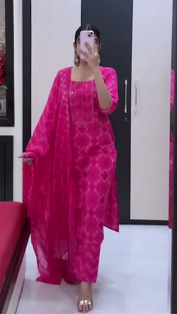 Graceful Grey Embroidered Kurta Set with Dupatta – Timeless Ethnic Elegance