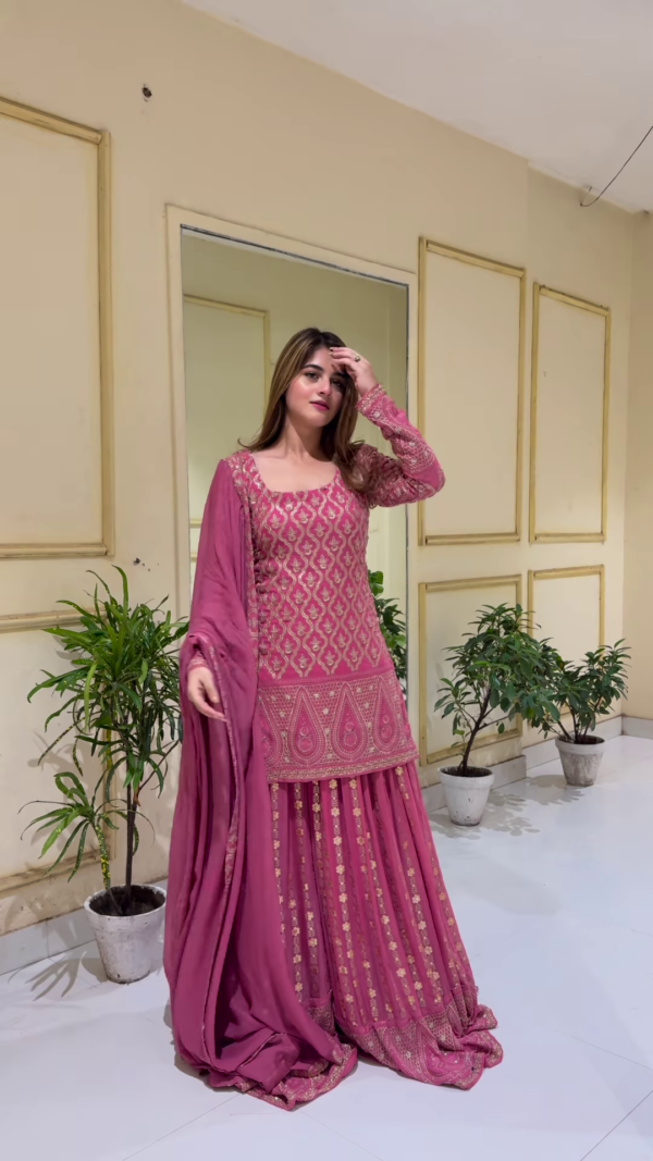 Elegant Pink Ethnic Ensemble – A Perfect Blend of Tradition and Style