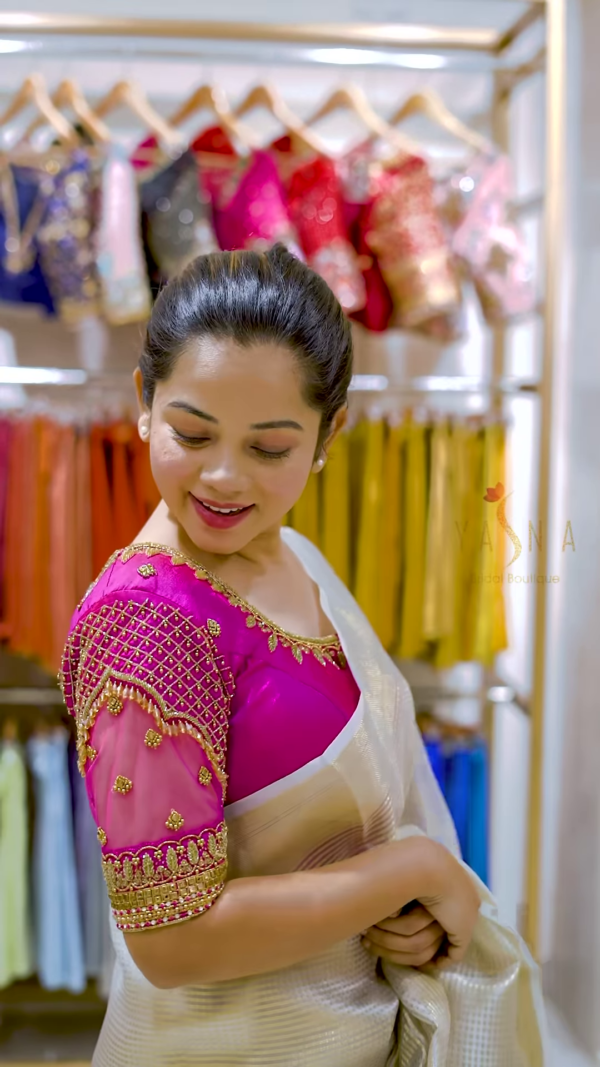 Kerala Kasavu Pure Cotton White Cream Saree with Multicolor Blouse – A Traditional Masterpiece with a Modern Twist